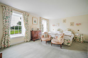 Principal bedroom- click for photo gallery